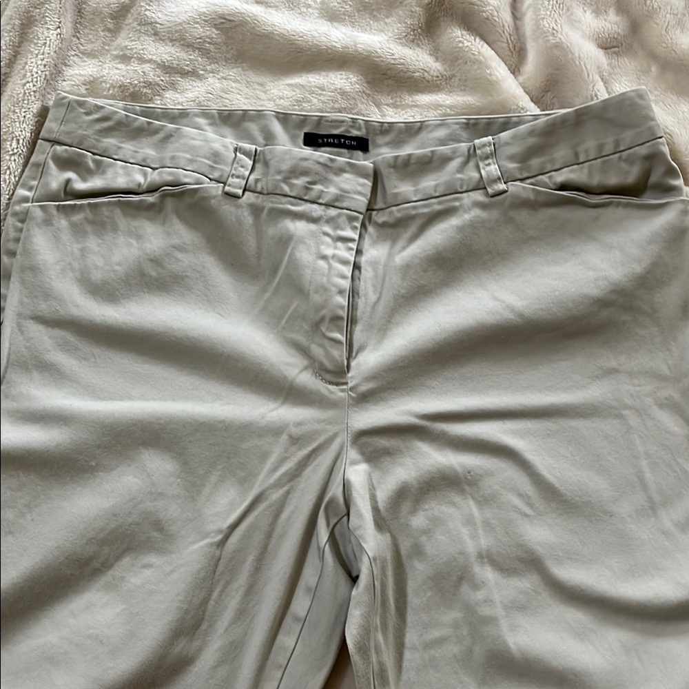 Jones of New York light khaki stretch cropped pants